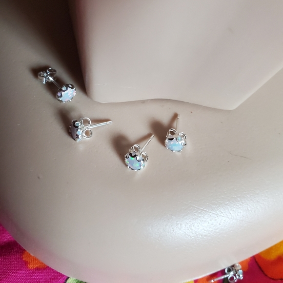 Artisian crafteduniquely U real fire opals studs - Picture 4 of 6